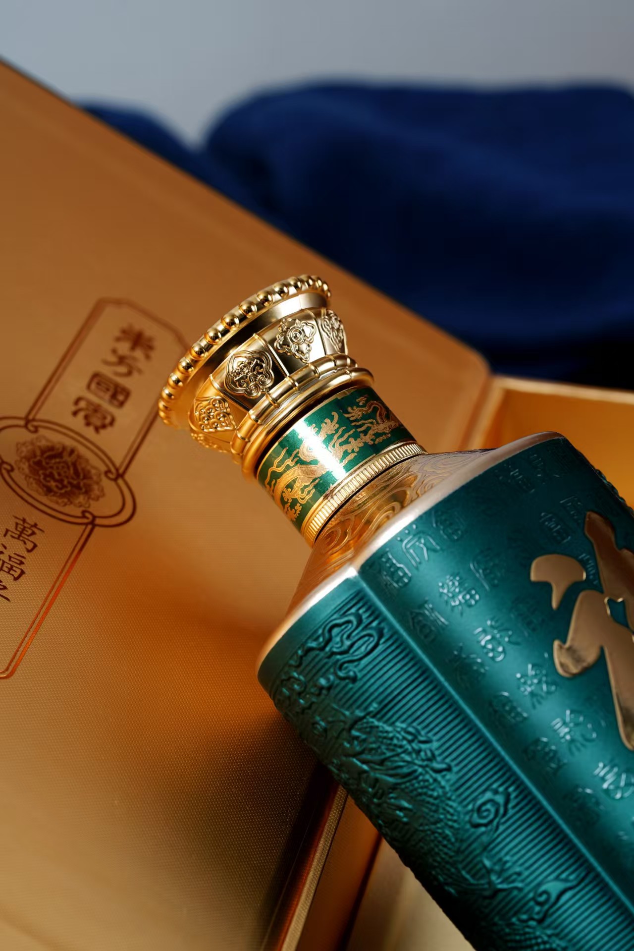 白酒品牌系列产品拍摄 | 国风美学与产品细节全展示