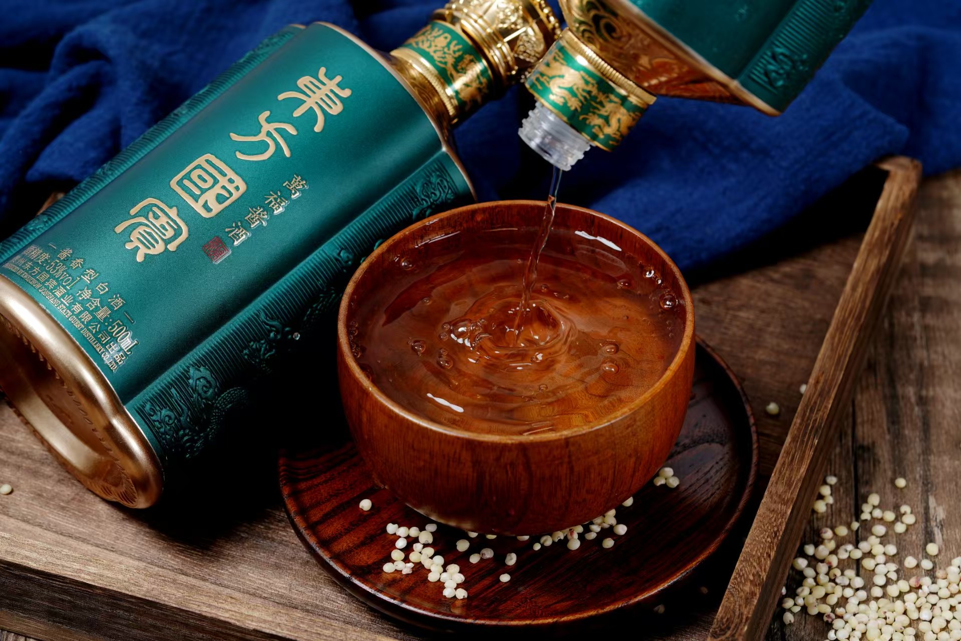 白酒系列产品拍摄 | 瓶身工艺与场景氛围全展示