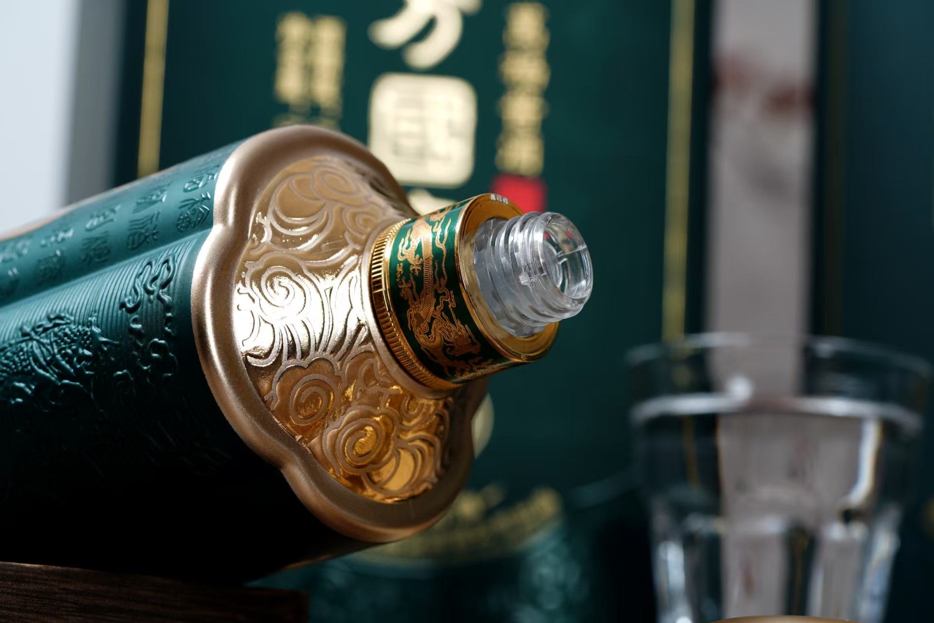 白酒系列产品拍摄 | 瓶身工艺与场景氛围全展示